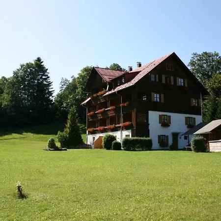 Kühny Apartment